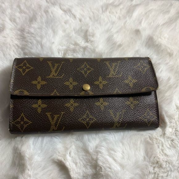 Louis Vuitton Handbags - Authentic Louis Vuitton Monogram Sarah Wallet